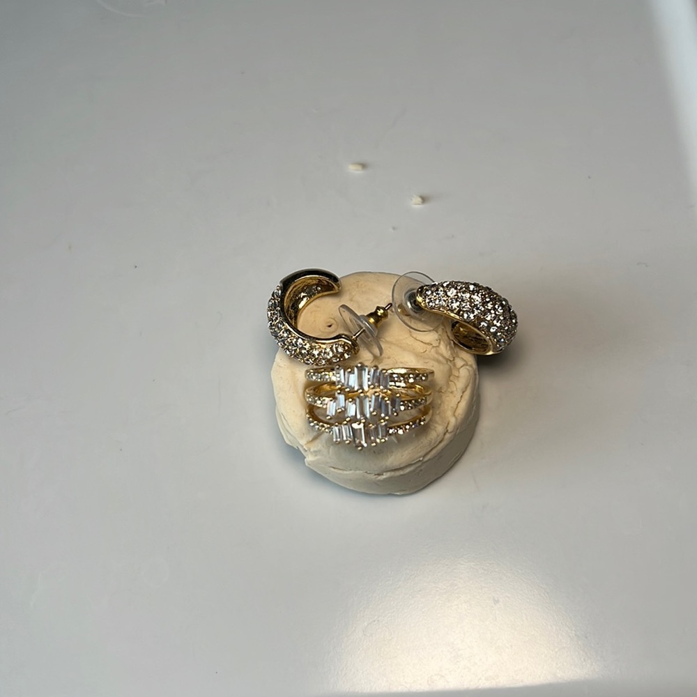 Fashion ring size 8 and earrings